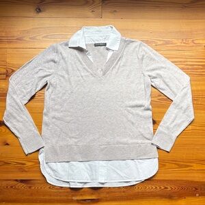Classic V-Neck Sweater in Light Gray